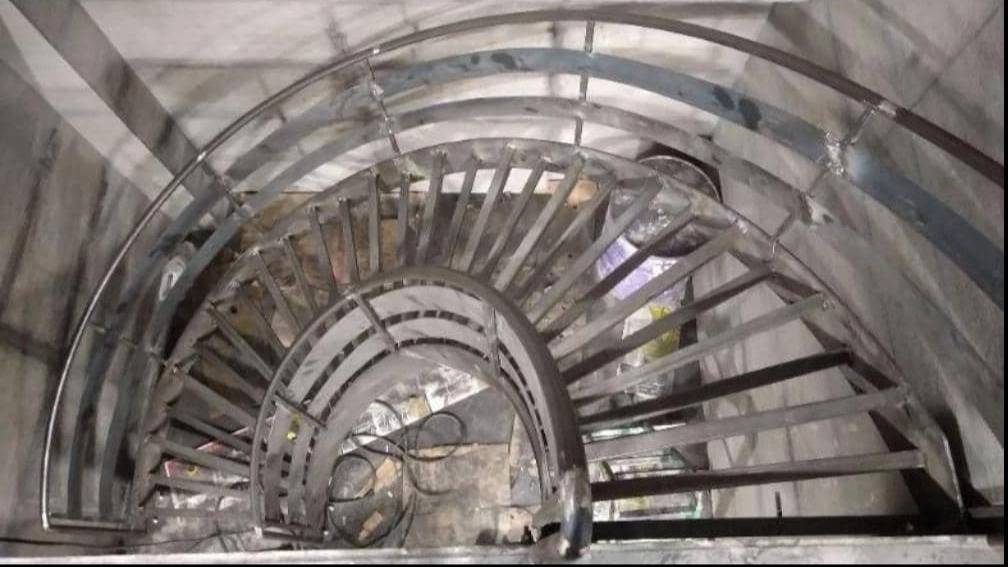 جوشکاری مبارکی، ساخت پله گرد فلزی در شیراز جوشکاری مبارکی، ساخت پله گرد فلزی در شیراز